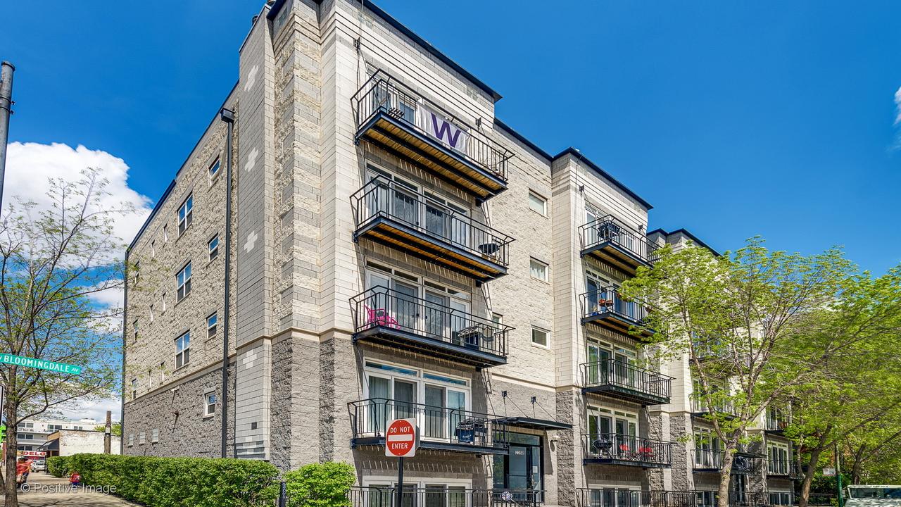 2358 W Bloomingdale Ave. #3E, Chicago, IL 60647