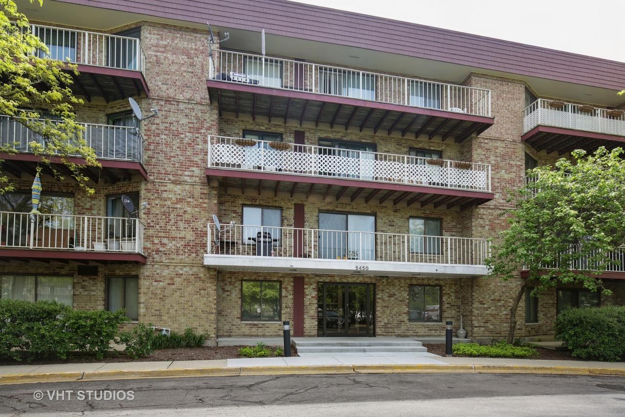 5450 Astor Ln. #116, Rolling Meadows, IL 60008