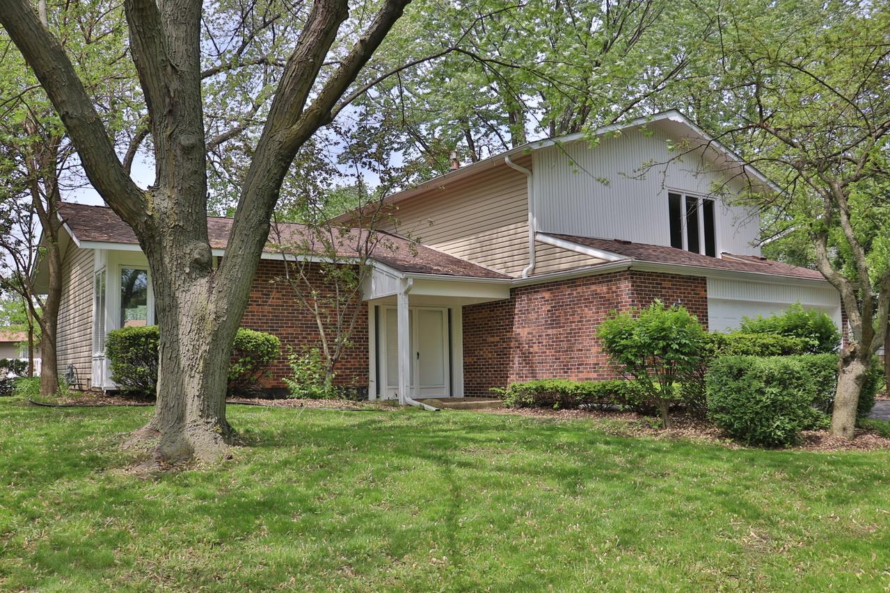 236 Falcon Ridge Way, Bolingbrook, IL 60440