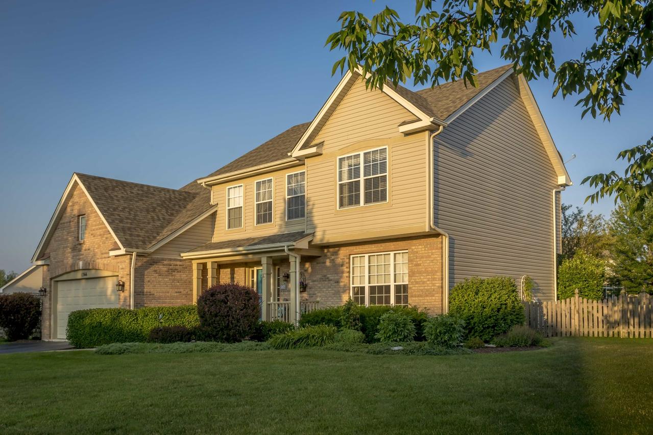 1366 Fox Hill Ct., North Aurora, IL 60542