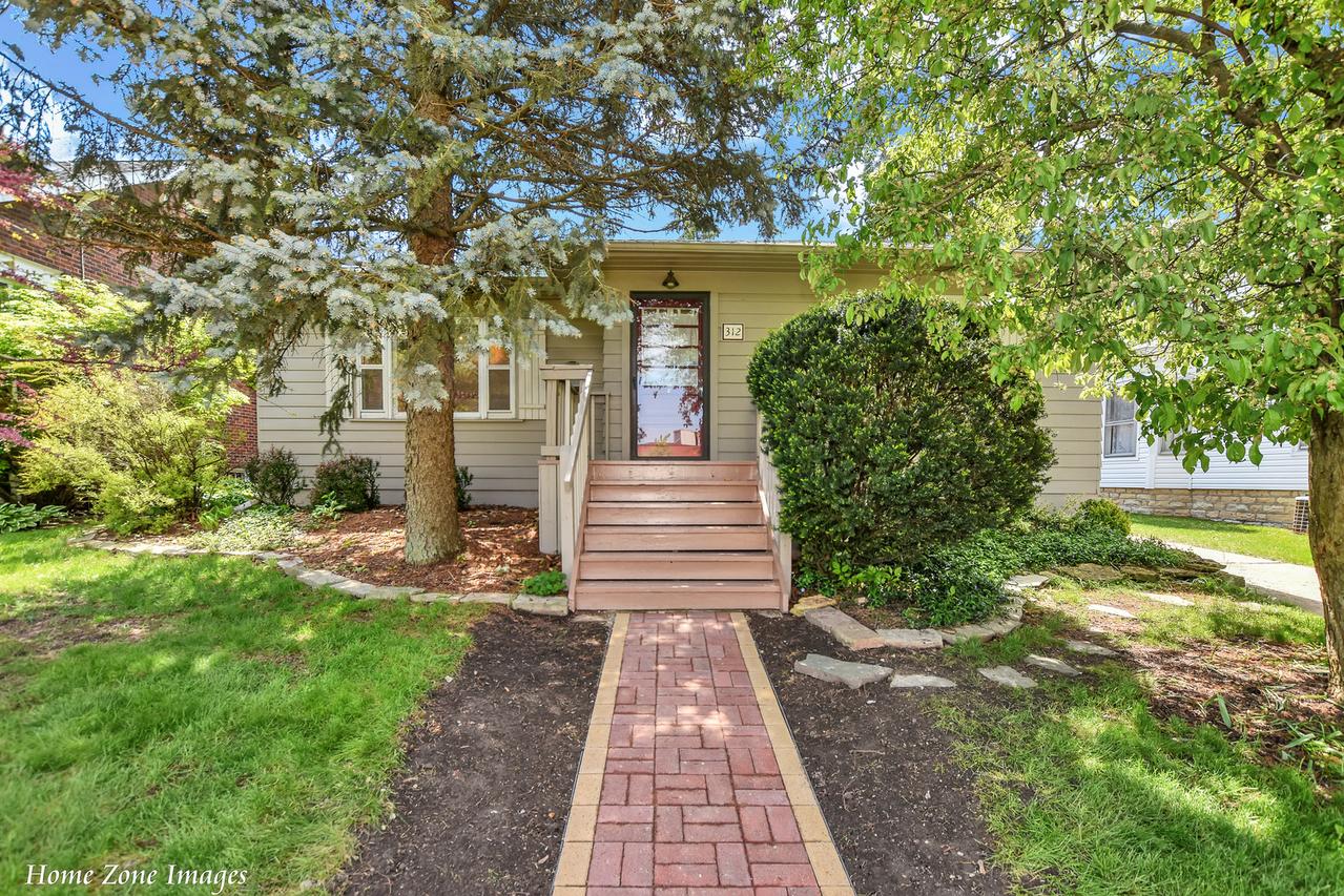 312 Sycamore Rd., Dekalb, IL 60115