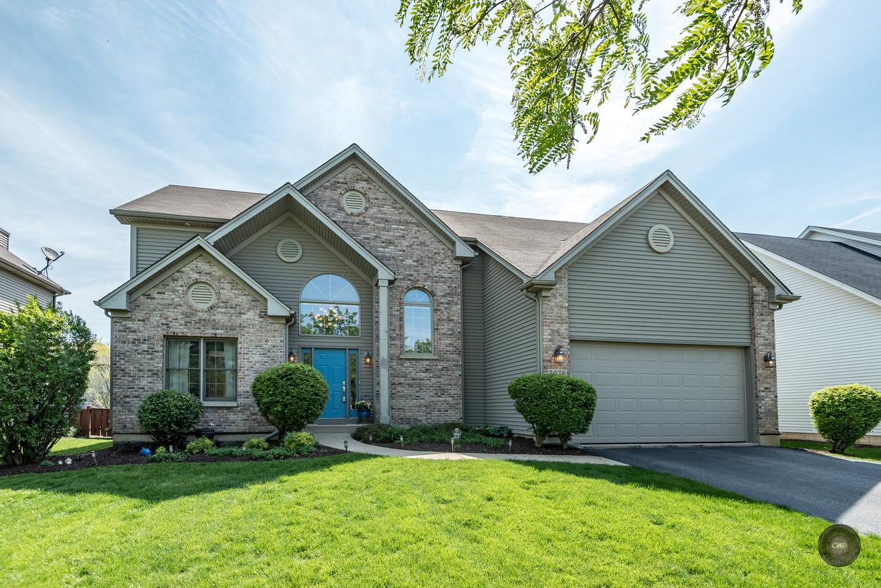 2078 Gardner Cir., Aurora, IL 60503
