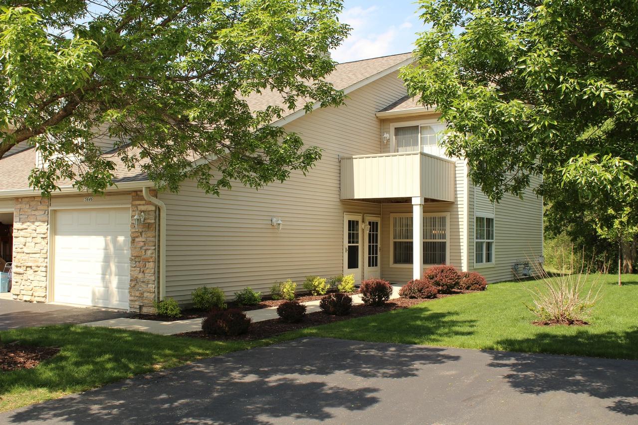 5644 Oak Village Dr., Roscoe, IL 61073