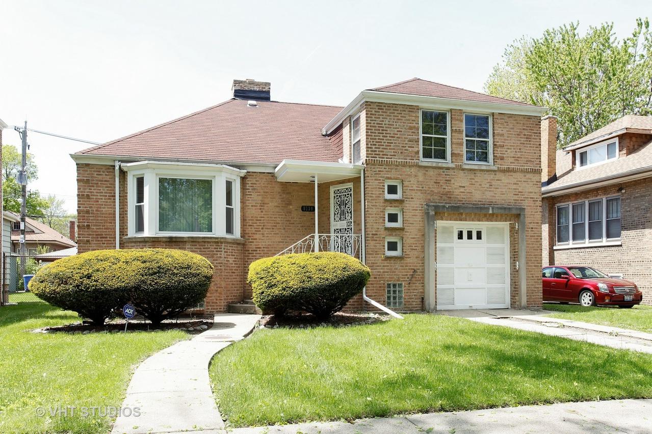 8230 S Crandon Ave., Chicago, IL 60617