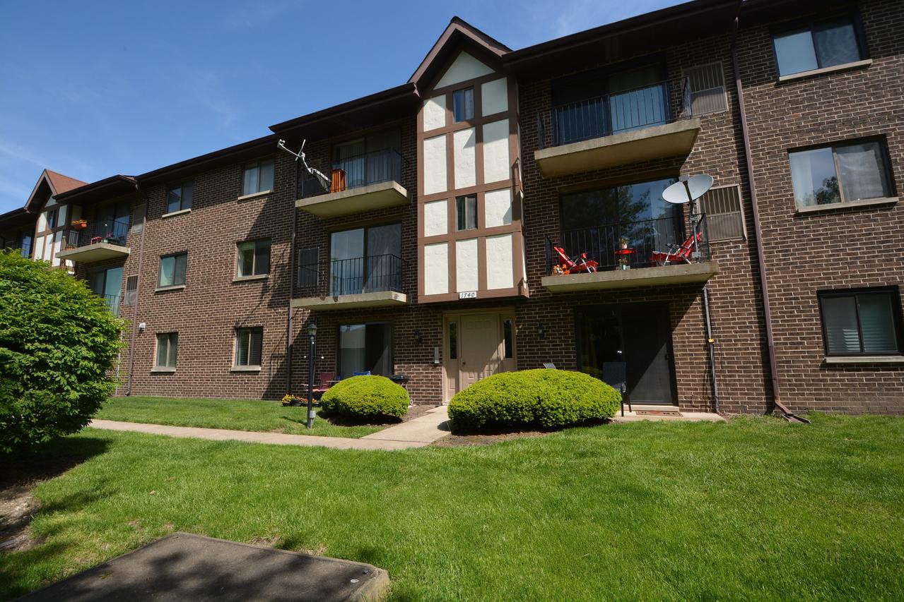 1744 S Washington St., Naperville, IL 60565