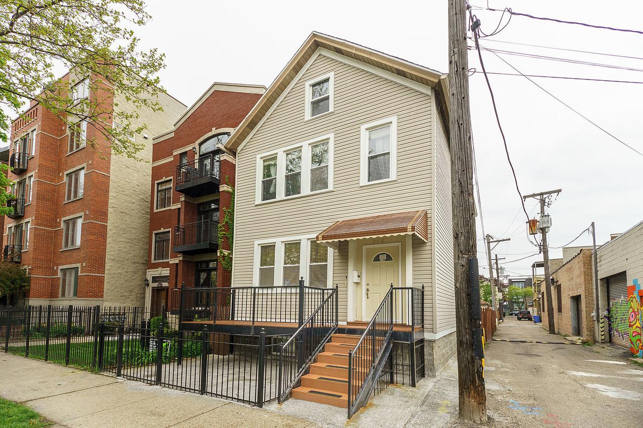 2412 W Moffat St., Chicago, IL 60647