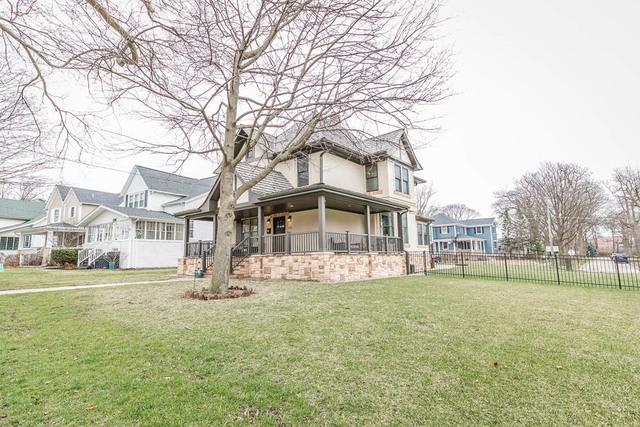 415 Vine Ave., Park Ridge, IL 60068