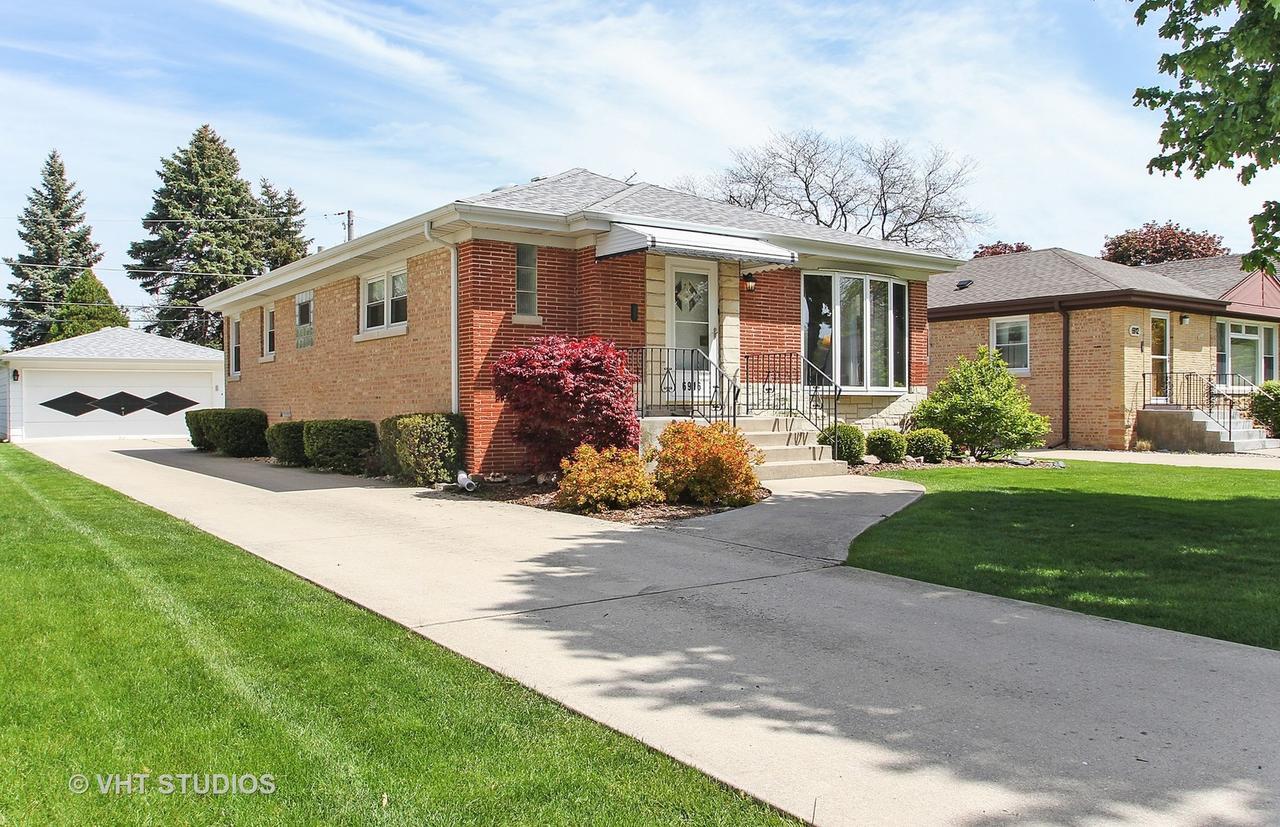 6916 W Fargo Ave., Niles, IL 60714