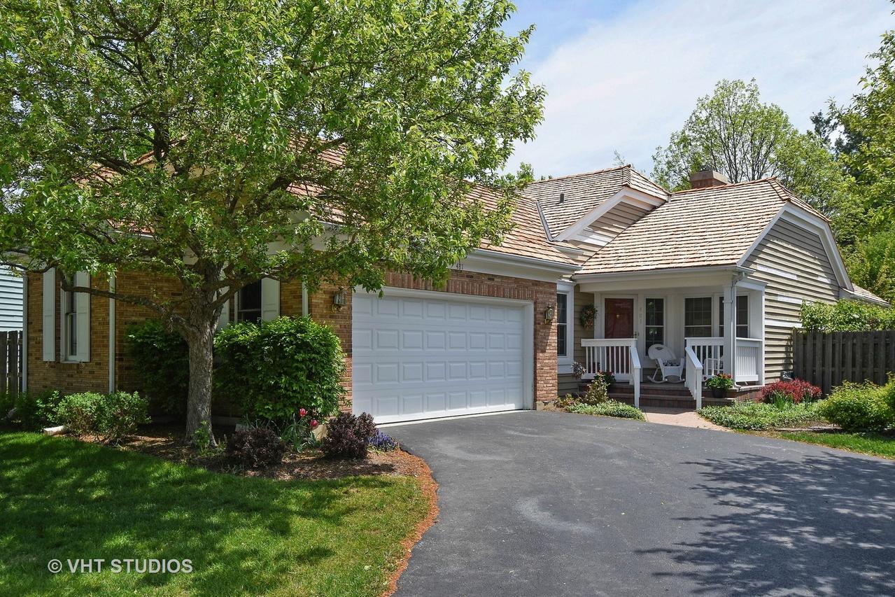481 Park Barrington Dr., Barrington, IL 60010