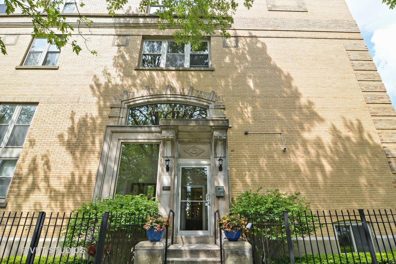 3900 N Claremont Ave. #405, Chicago, IL 60618