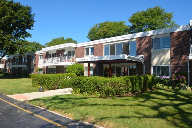 100 Deborah Ln. #A19, Wheeling, IL 60090