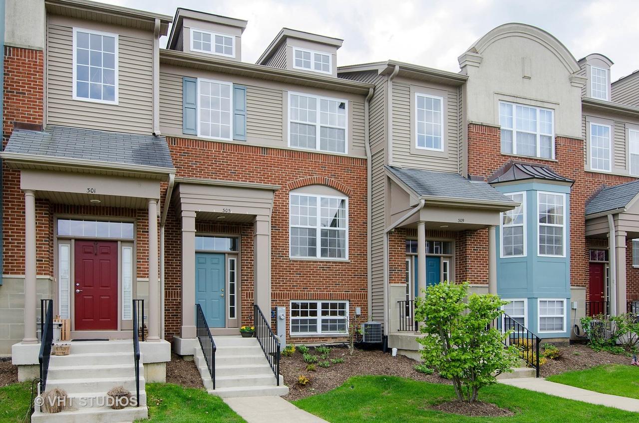 305 Station Park Cir., Grayslake, IL 60030