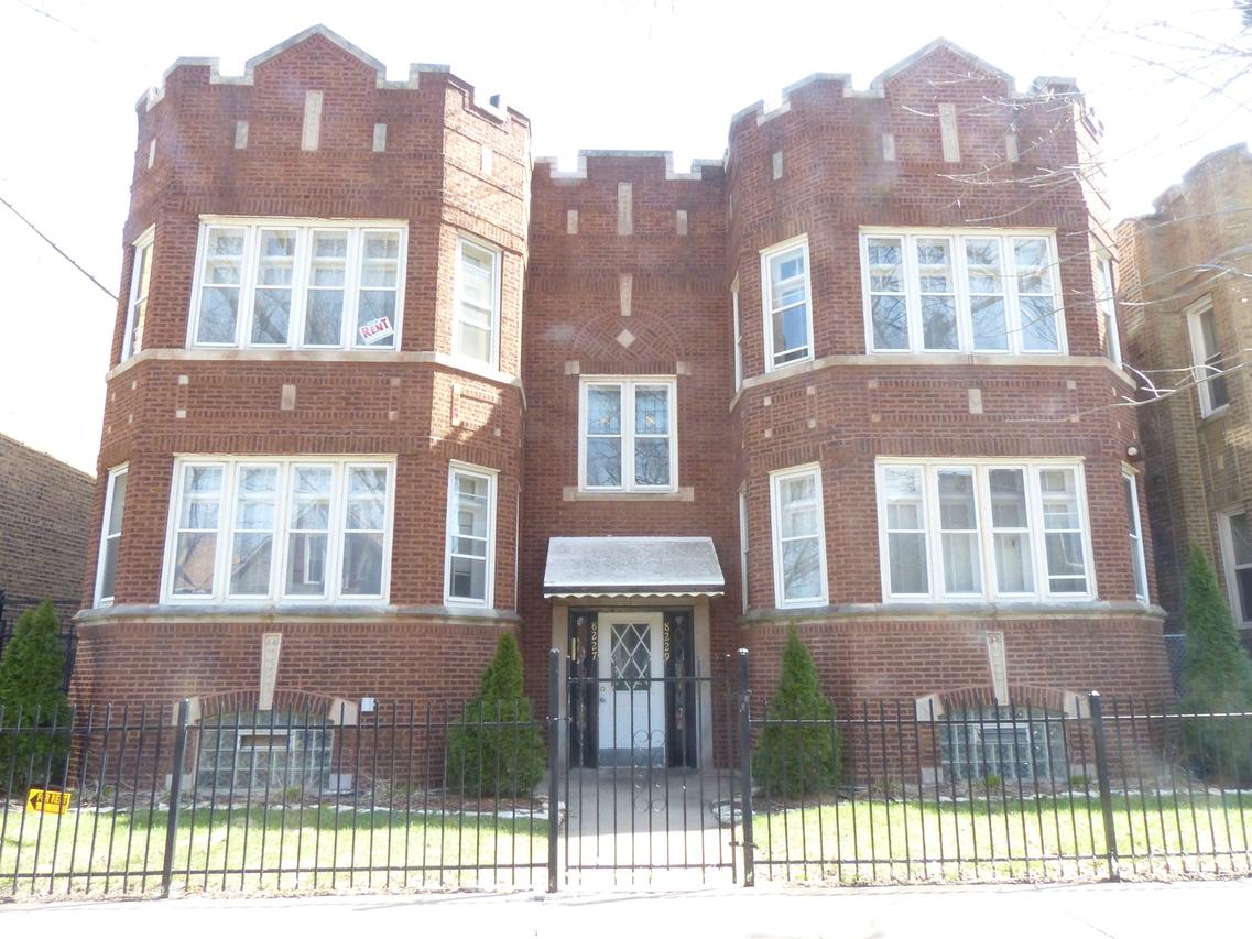 8227 S Clyde Ave., Chicago, IL 60617