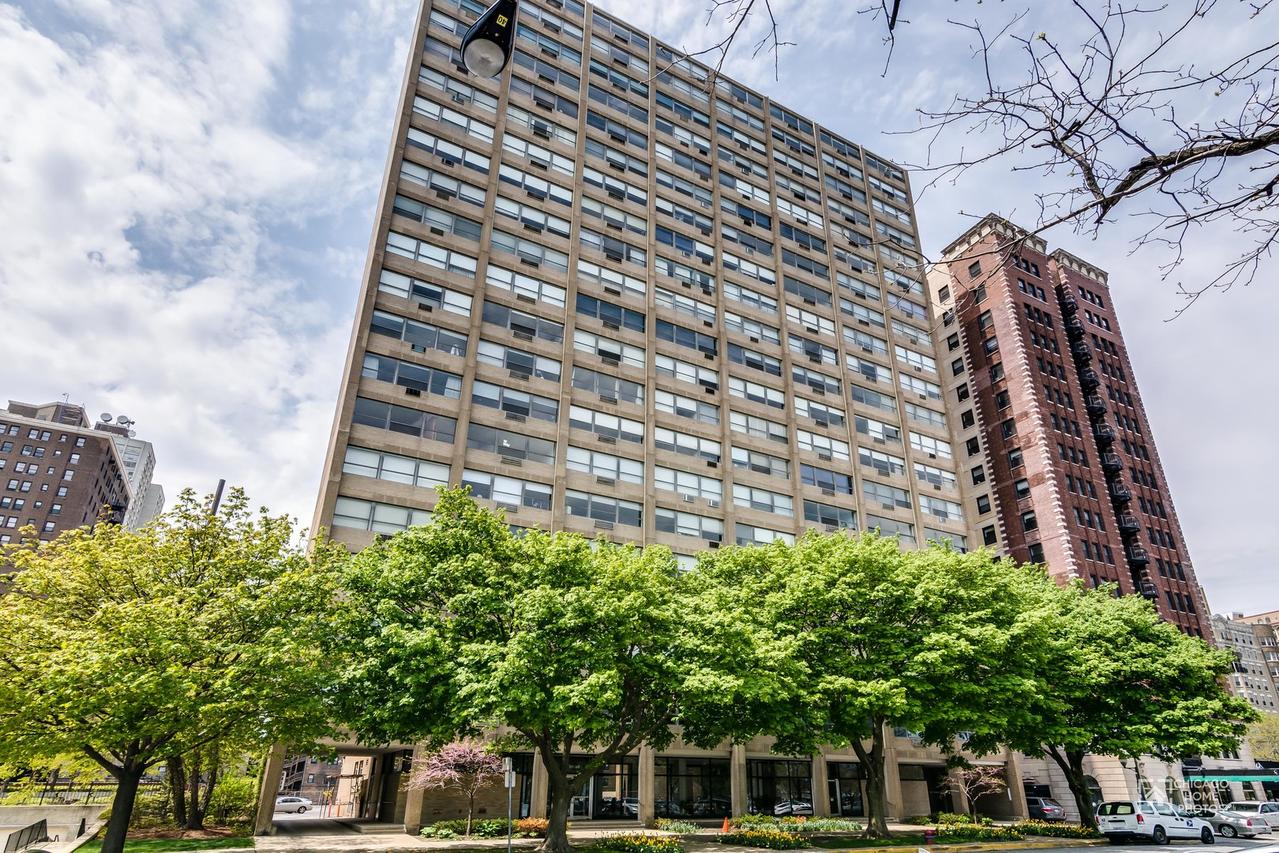 5530 S Shore Dr. #3A, Chicago, IL 60637