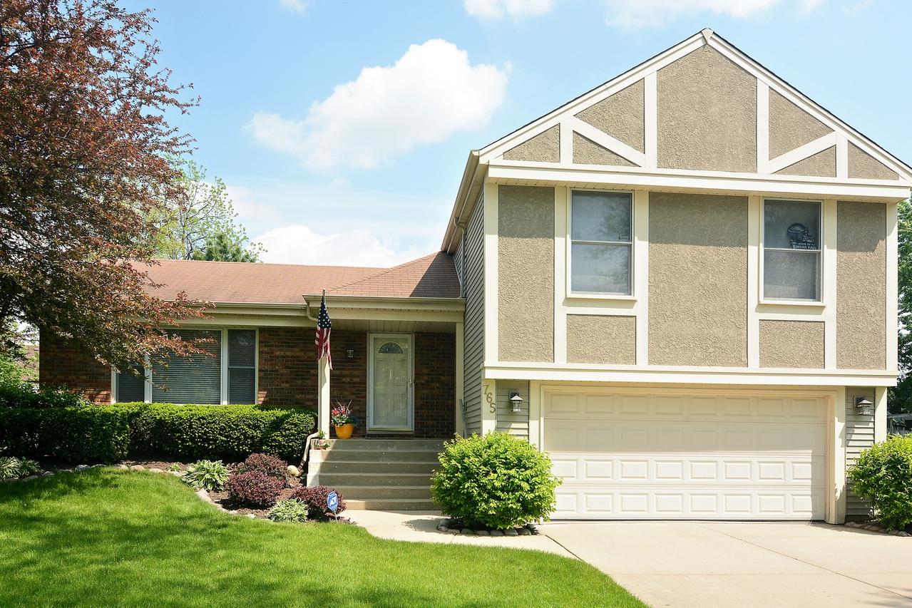 765 Chaucer Way, Buffalo Grove, IL 60089