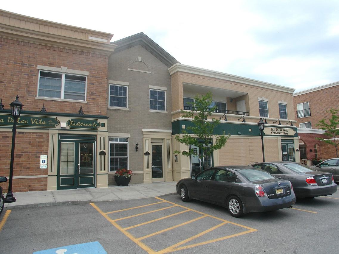 29 Old Frankfort Way #206, Frankfort, IL 60423