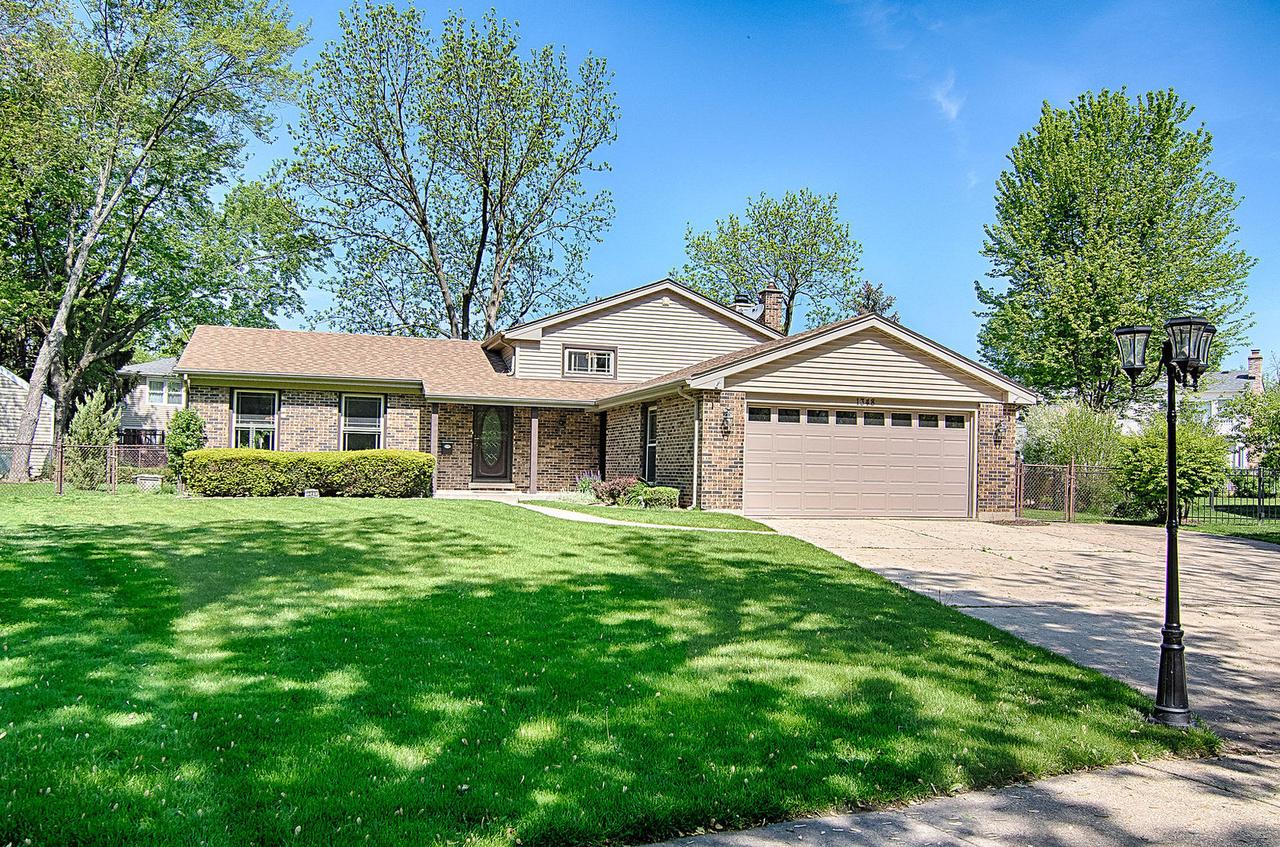 1348 Fir Ct., Naperville, IL 60540