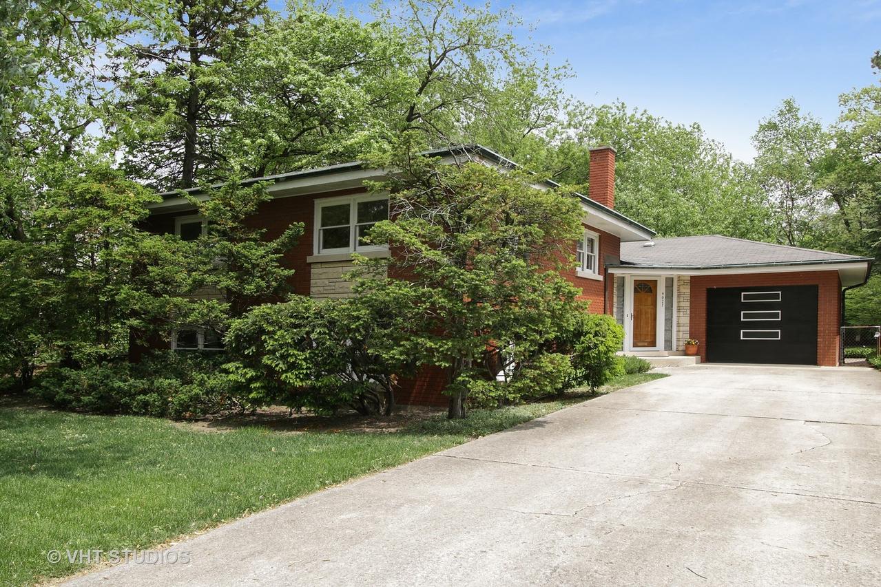 9027 S Hamilton Ave., Chicago, IL 60643