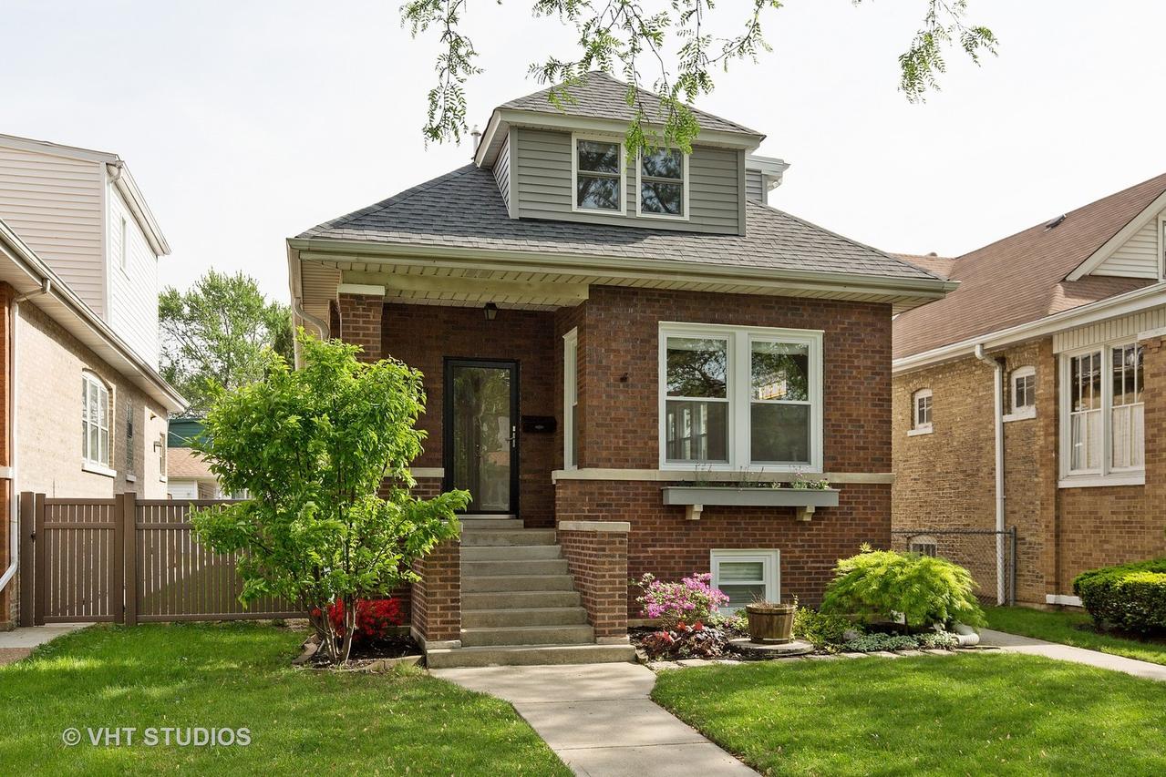 5041 W Wilson Ave., Chicago, IL 60630