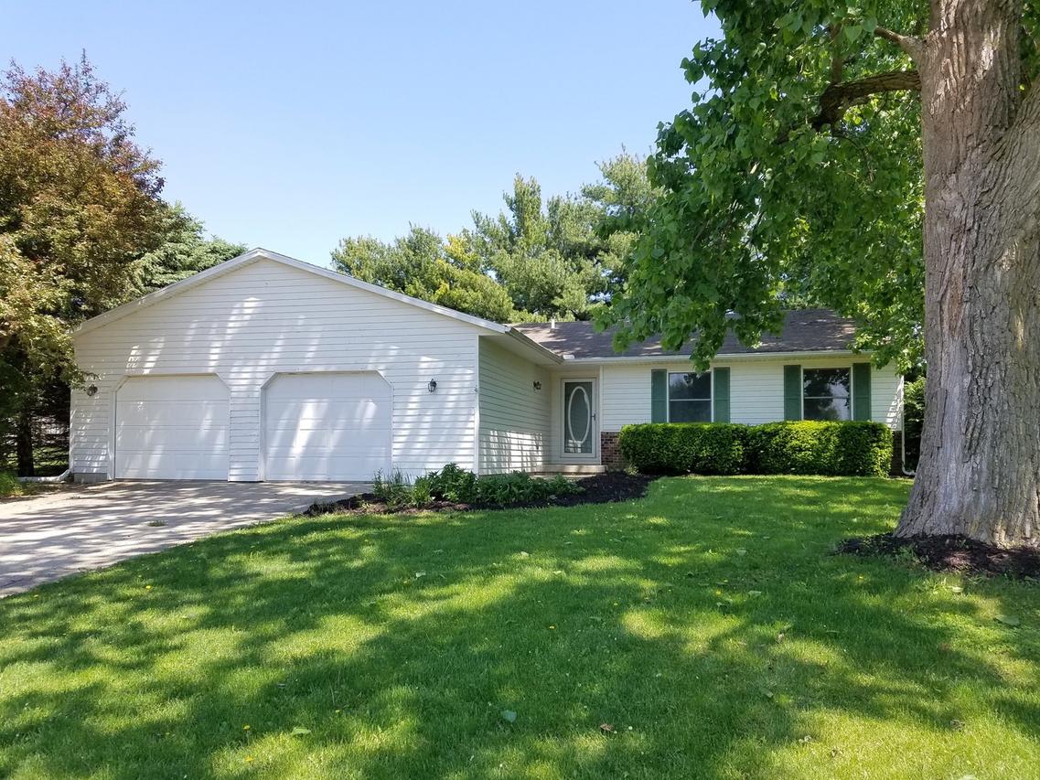 608 N Raymond Ct., Mahomet, IL 61853