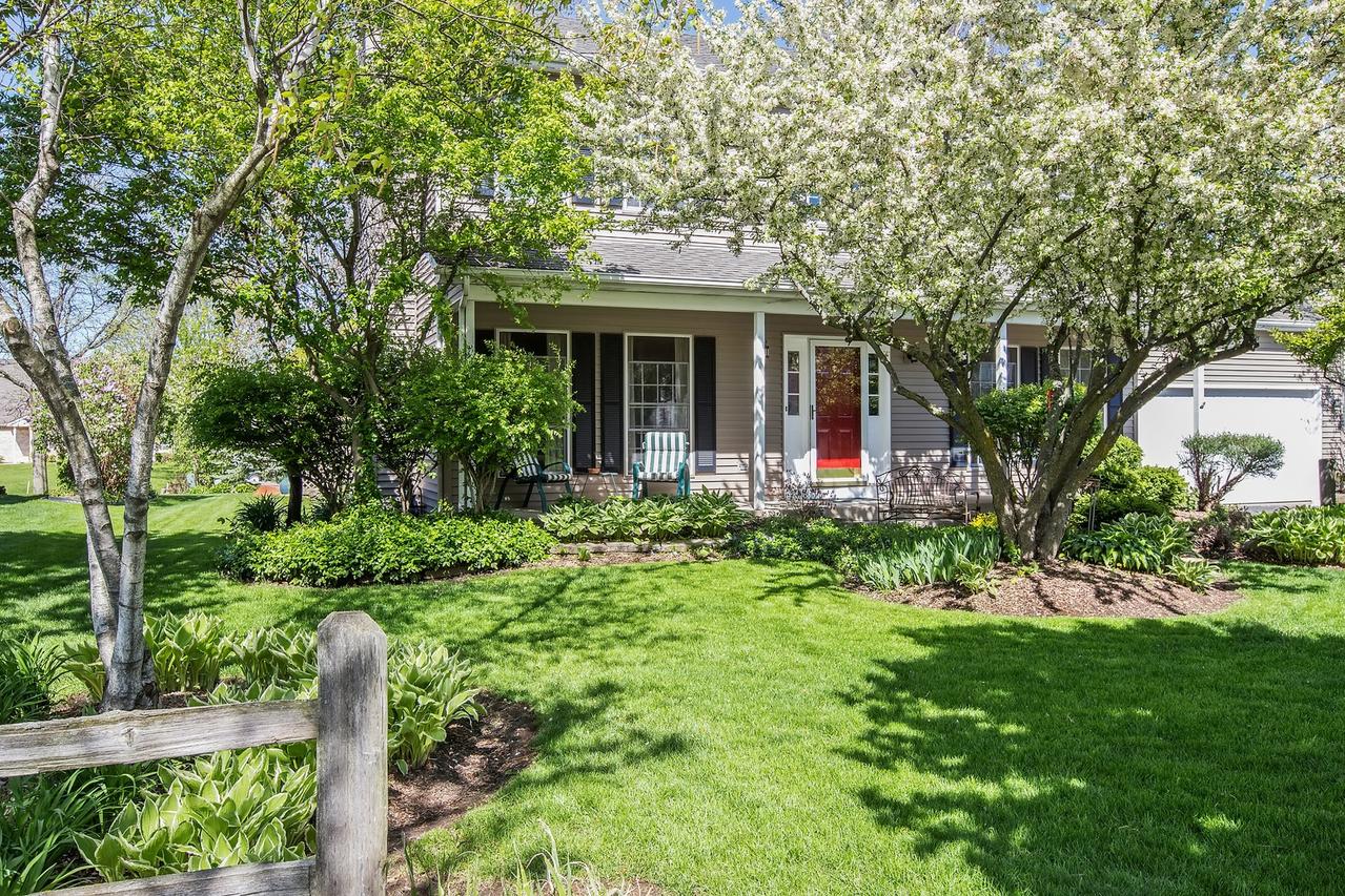 448 Spring Ridge Dr., Crystal Lake, IL 60012