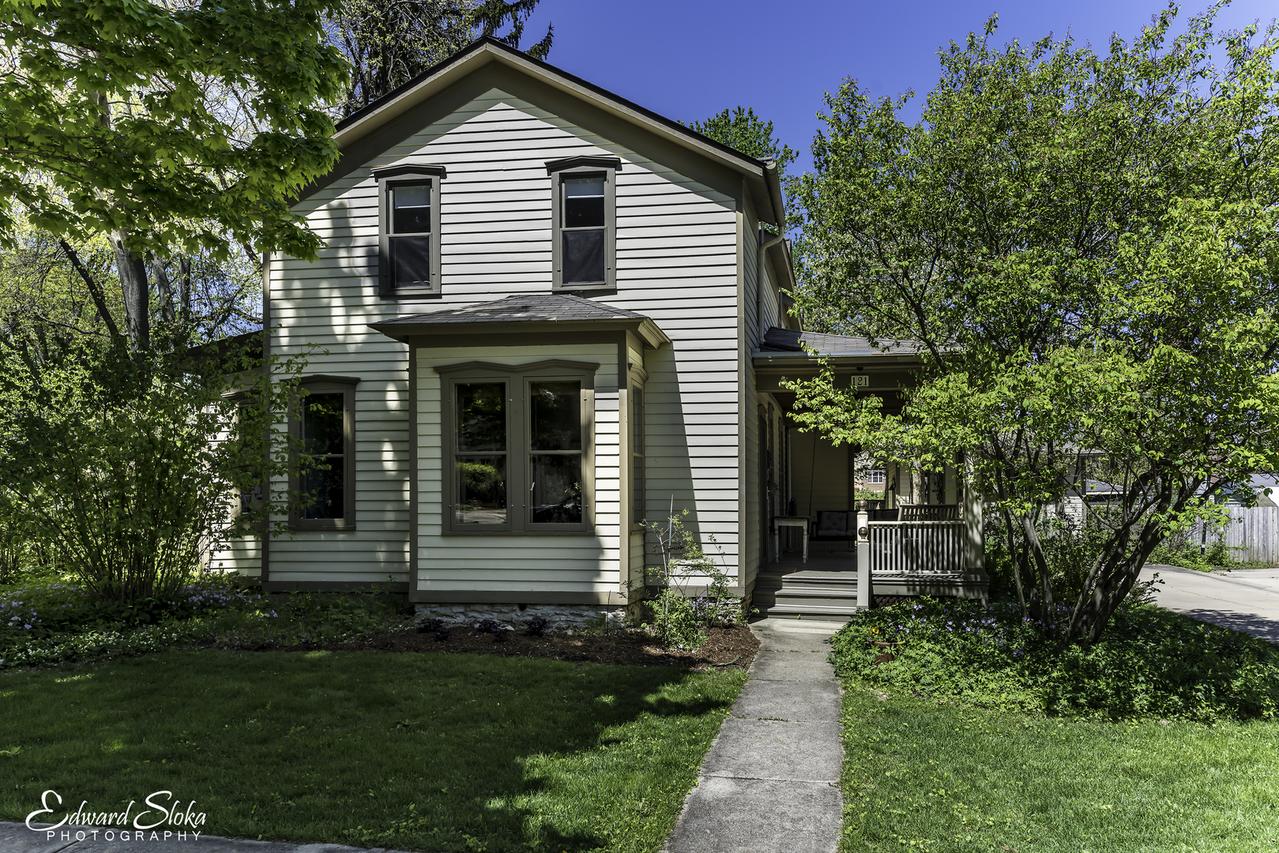 121 Ford St., Geneva, IL 60134