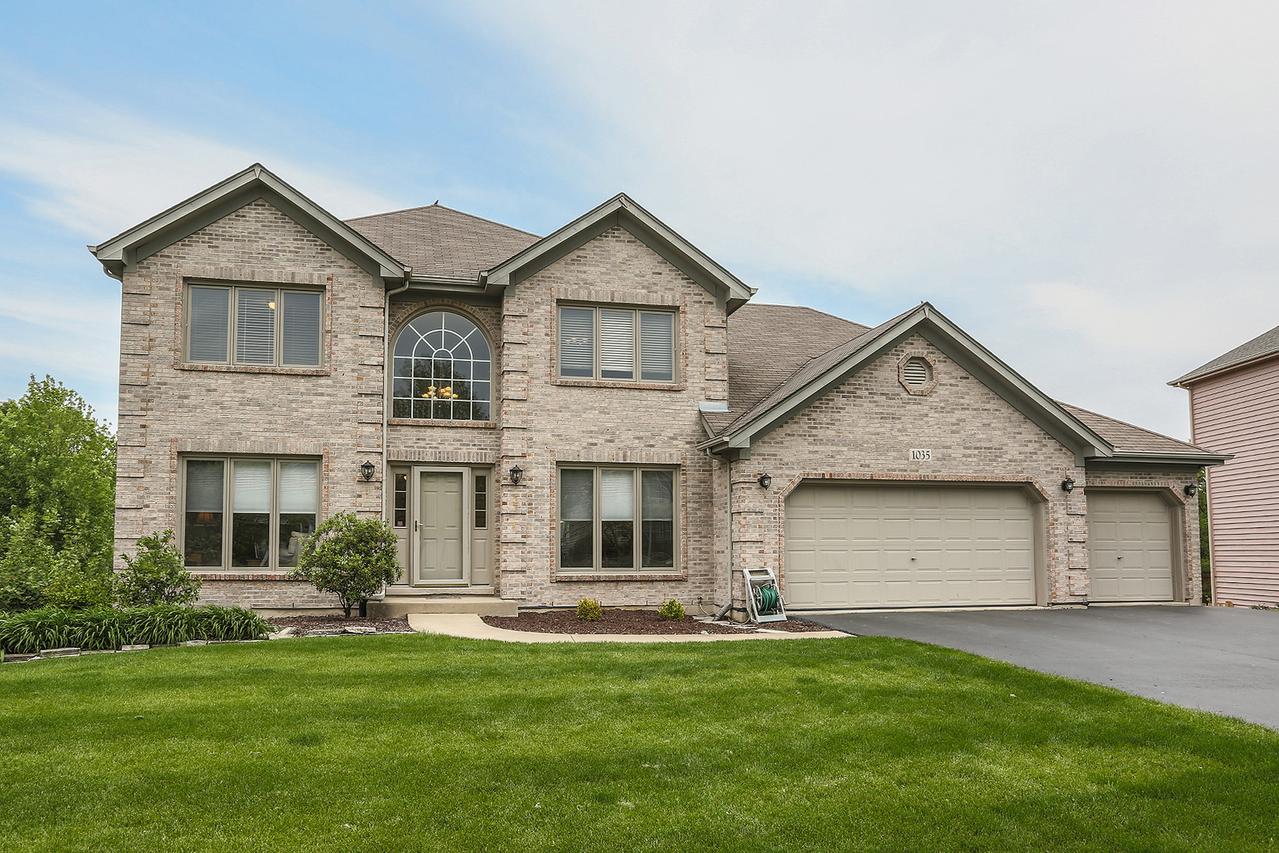 1035 Thackery Ln., Naperville, IL 60564