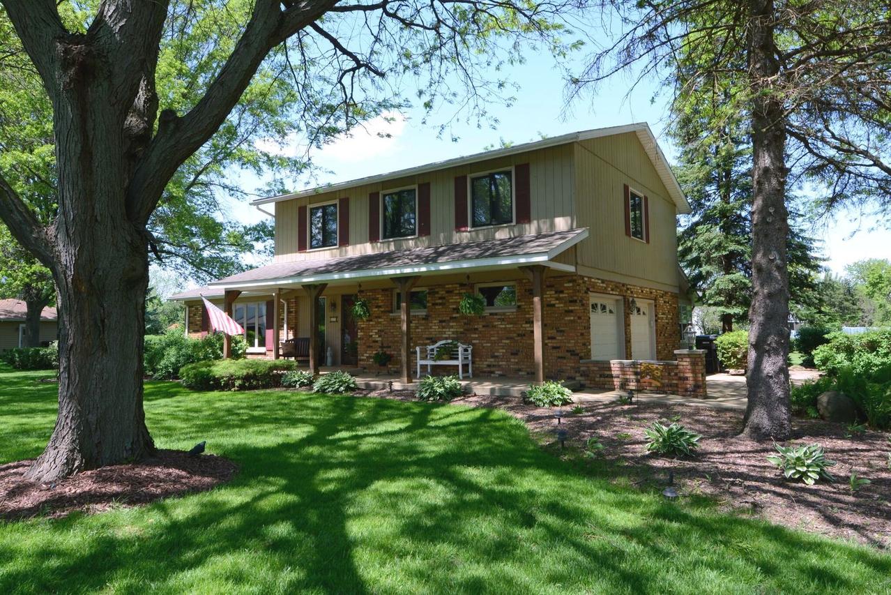 34 S Linden Dr., Plano, IL 60545
