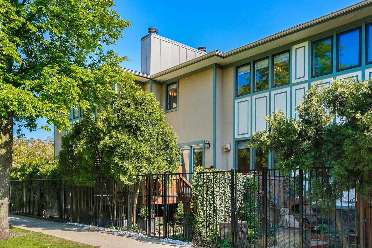 4555 N Hermitage Ave. #3, Chicago, IL 60640
