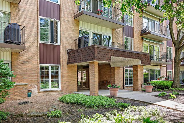 445 N Park Blvd. #2D, Glen Ellyn, IL 60137