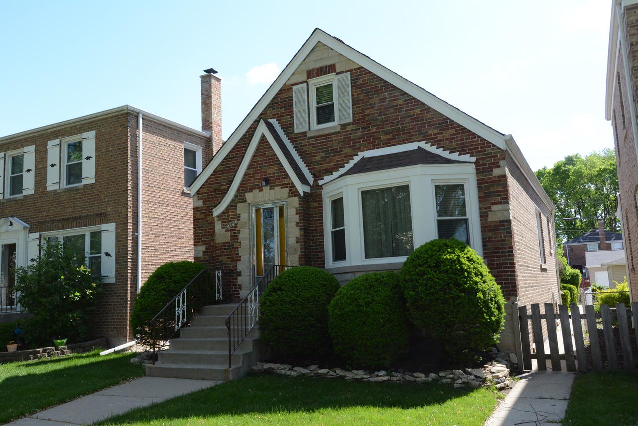 5111 N Newcastle Ave., Chicago, IL 60656