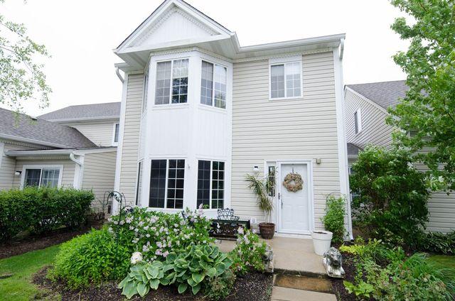 315 E Victoria Cir., North Aurora, IL 60542