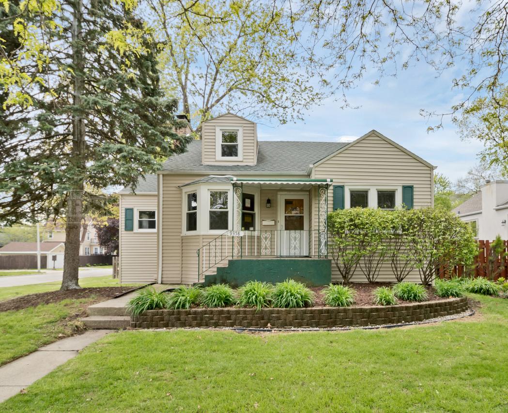 9358 S 50th Ave., Oak Lawn, IL 60453