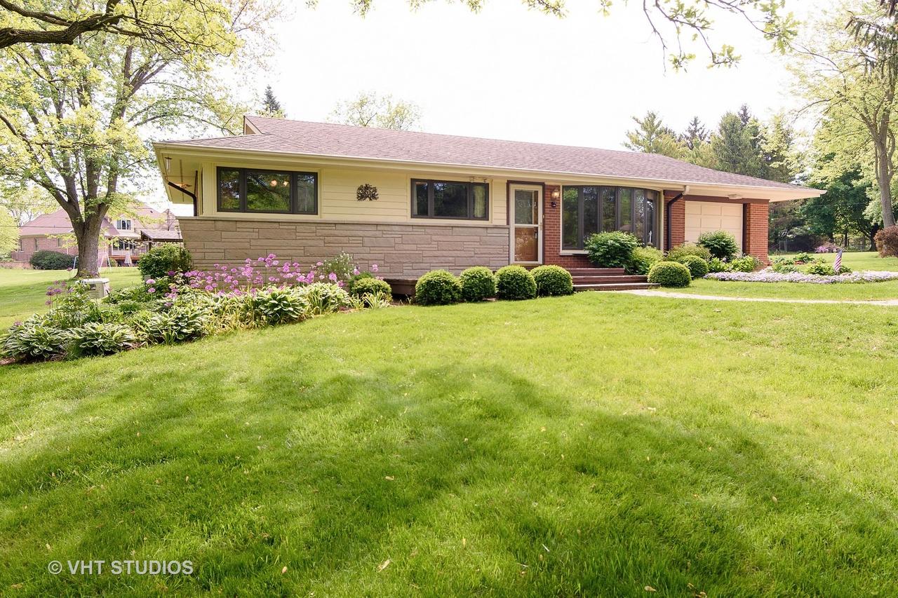 23481 N Meadow Ln., Barrington, IL 60010