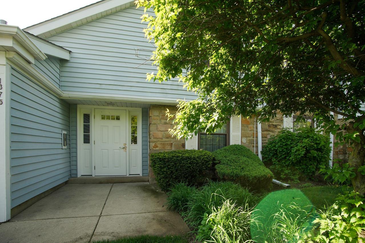 1375 Seven Pines Rd. #B1, Schaumburg, IL 60193