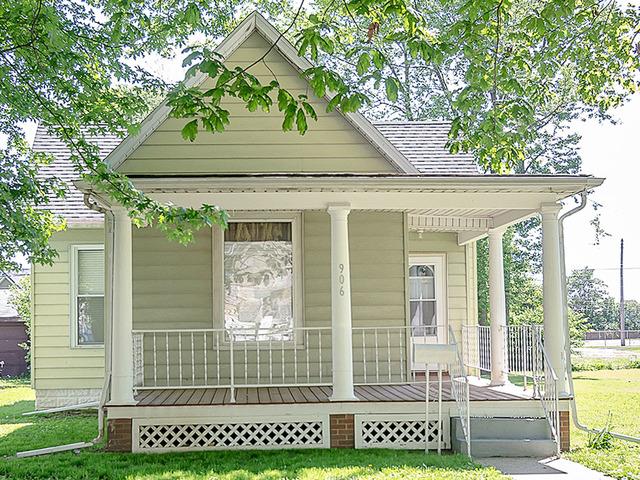 906 N Hickory St., Champaign, IL 61820