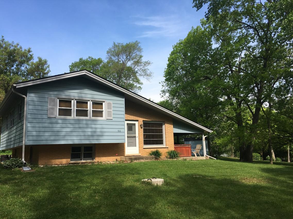 910 Black Partridge Rd., Mchenry, IL 60051