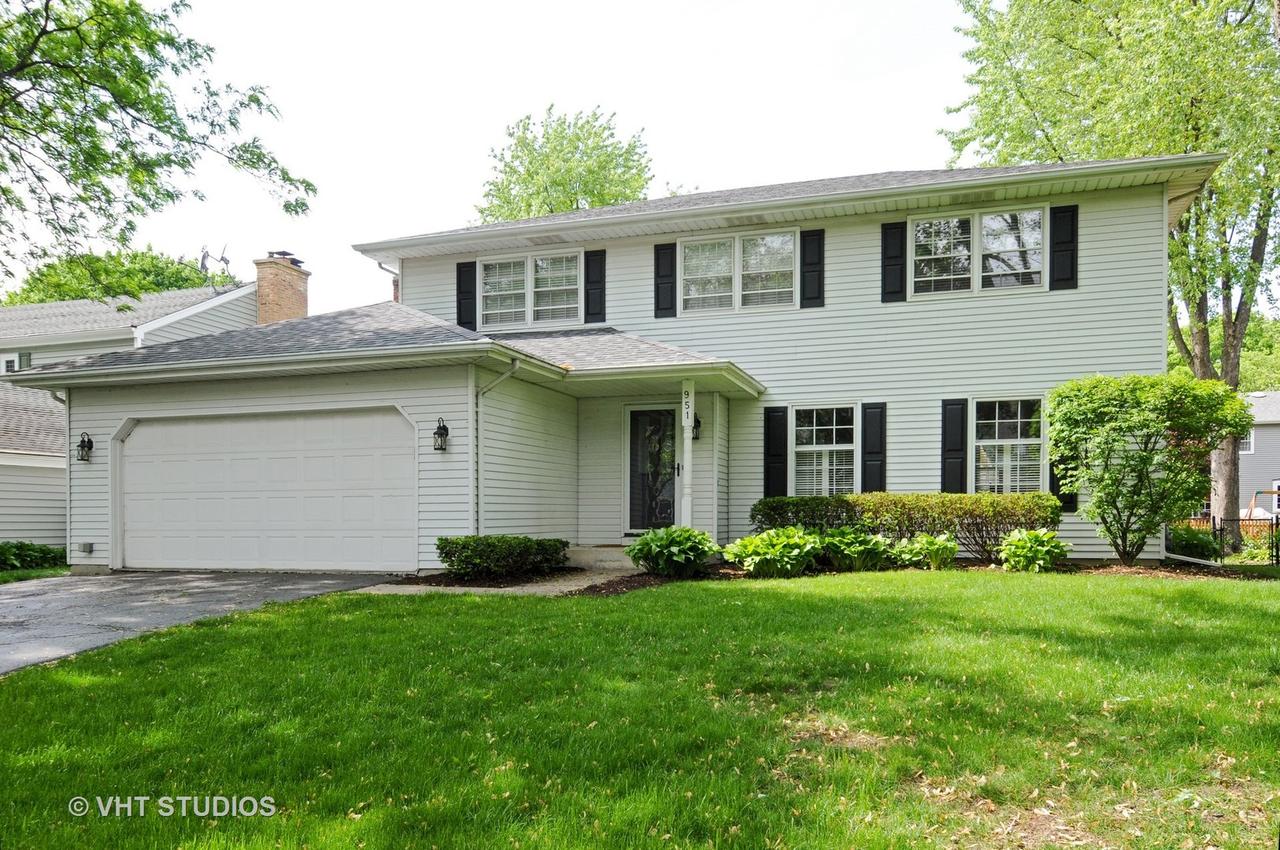 951 Creekside Cir., Naperville, IL 60563