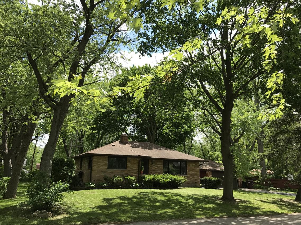 115 Mayfield Ave., Crystal Lake, IL 60014