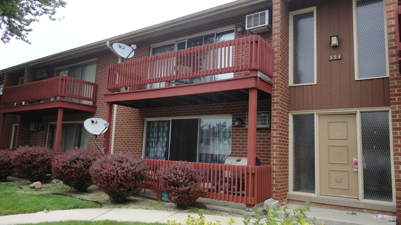553 N Carroll Pkwy. #2D, Glenwood, IL 60425