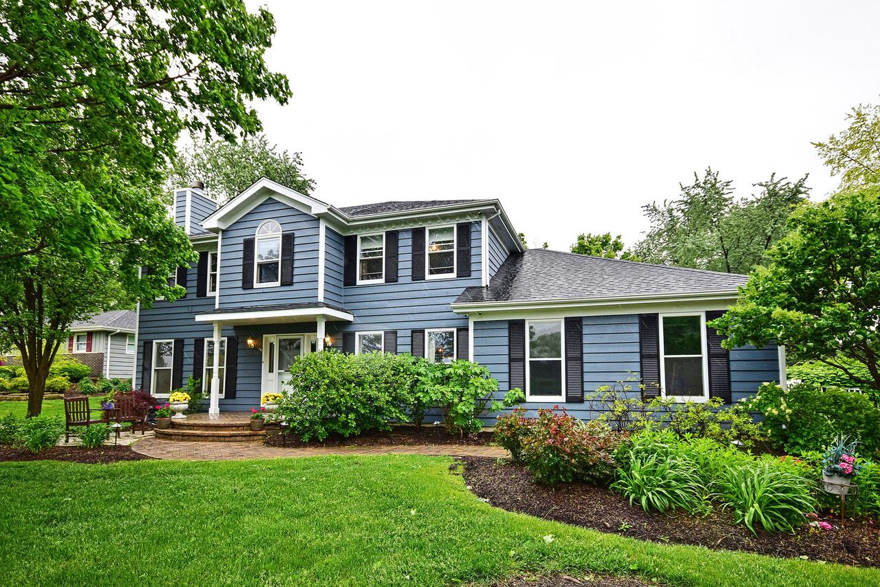 513 Hillcrest Dr., Schaumburg, IL 60193