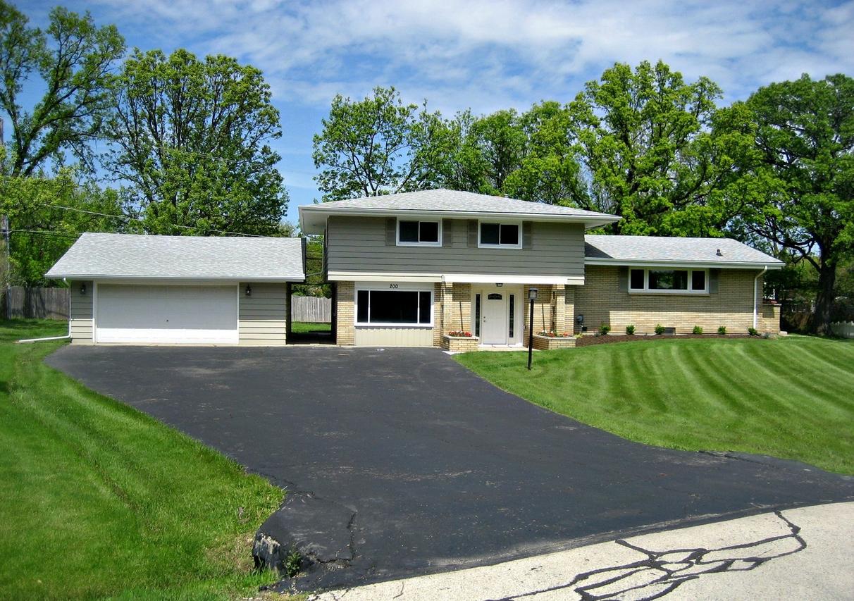 200 Birch Dr., Shorewood, IL 60404