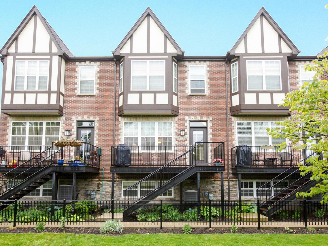 116 S Myrtle Ave., Villa Park, IL 60181