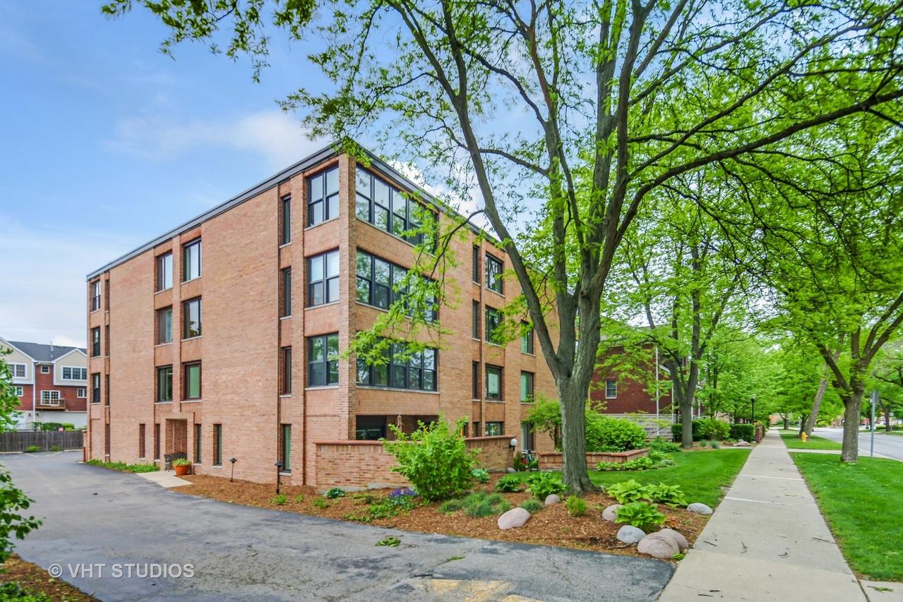 1132 Curtiss St. #3D, Downers Grove, IL 60515