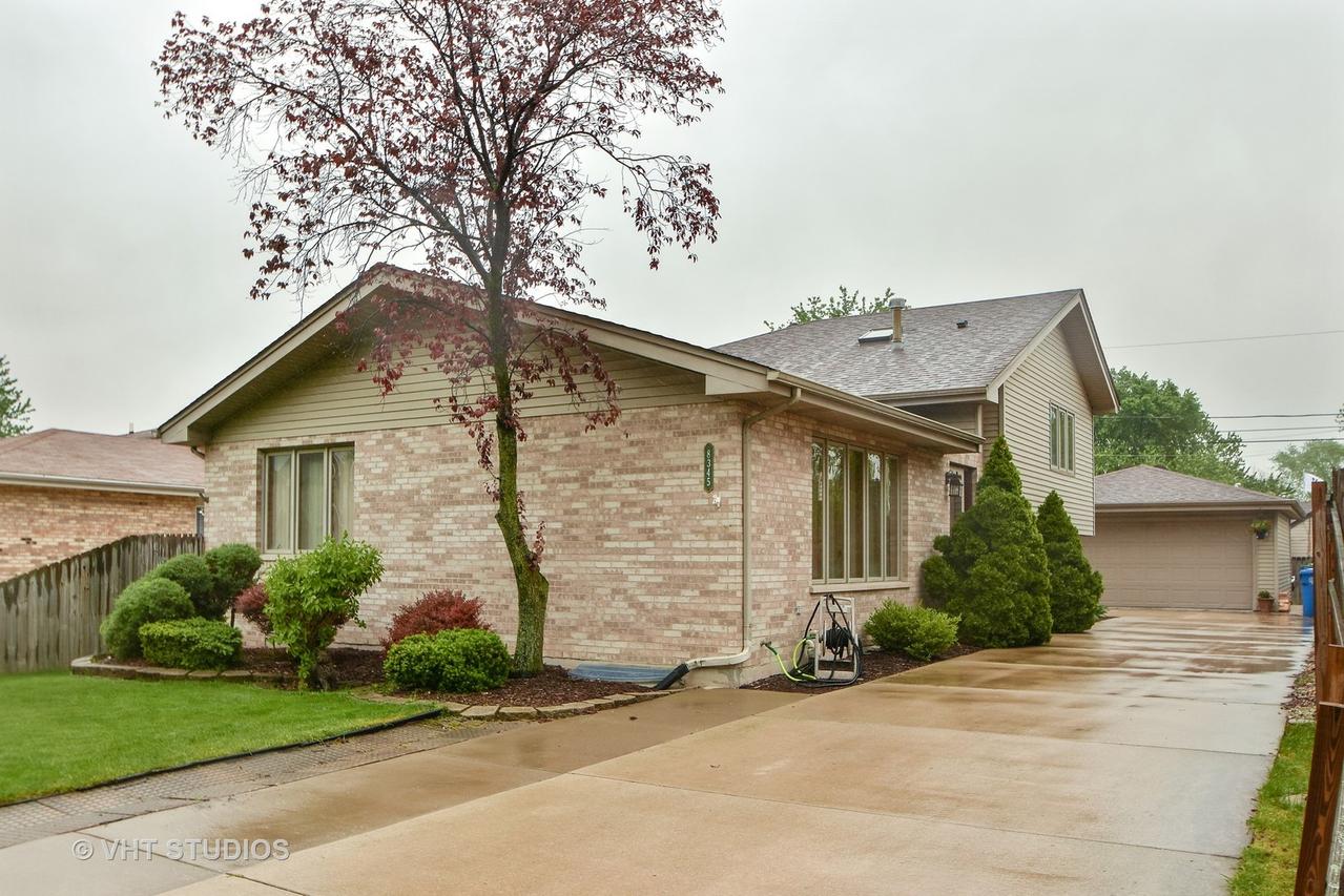 8345 S 79th Ct., Justice, IL 60458