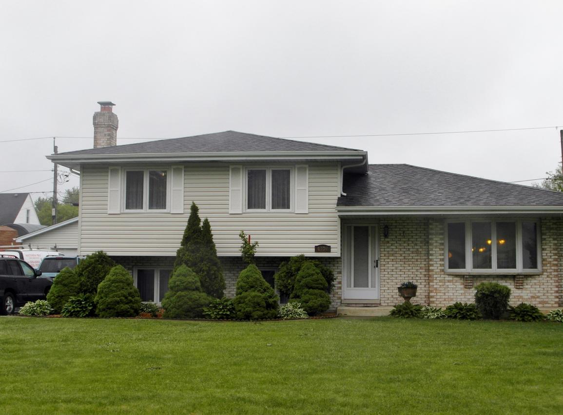4107 N Adams St., Westmont, IL 60559