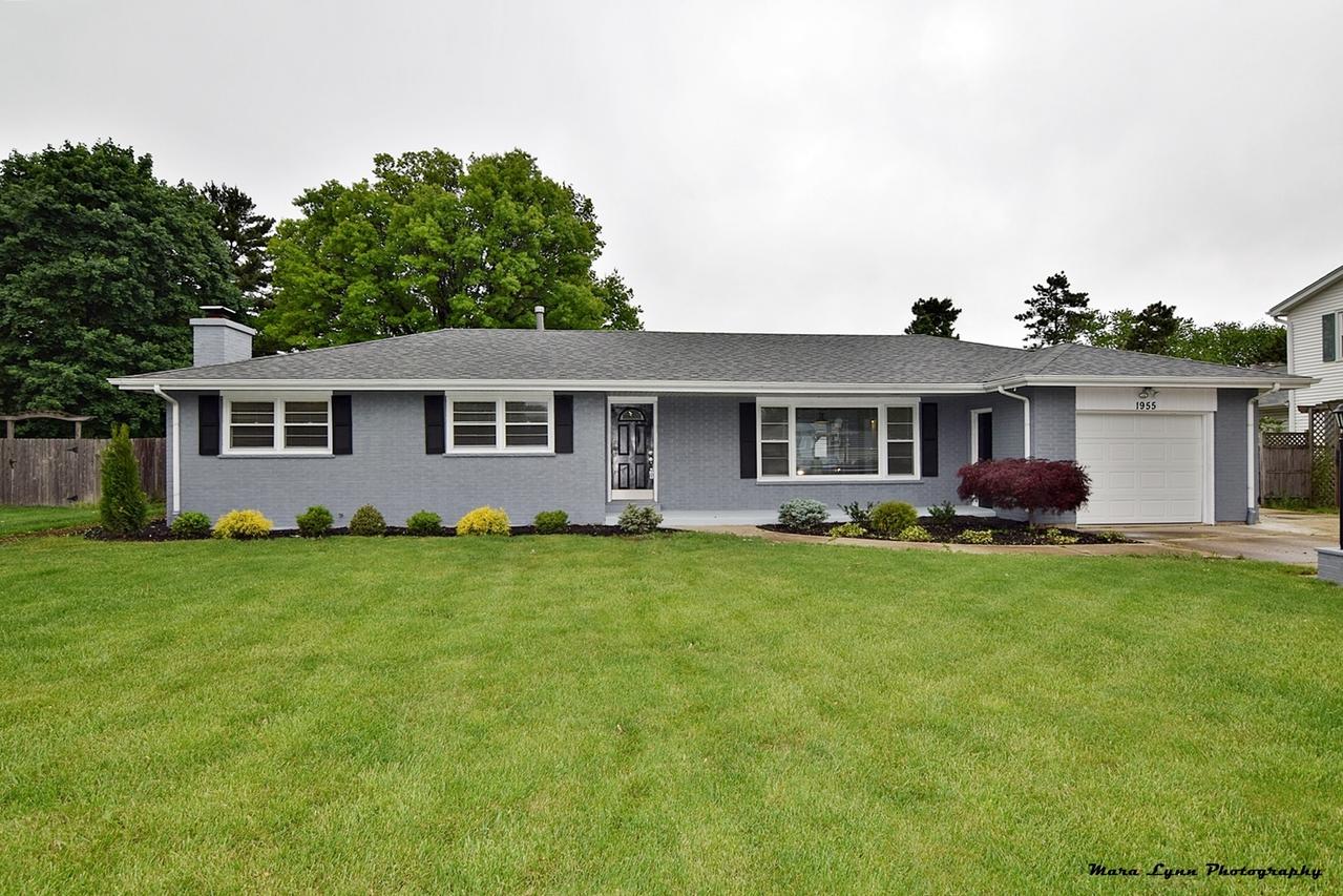1955 Swarthmore Dr., Aurora, IL 60506