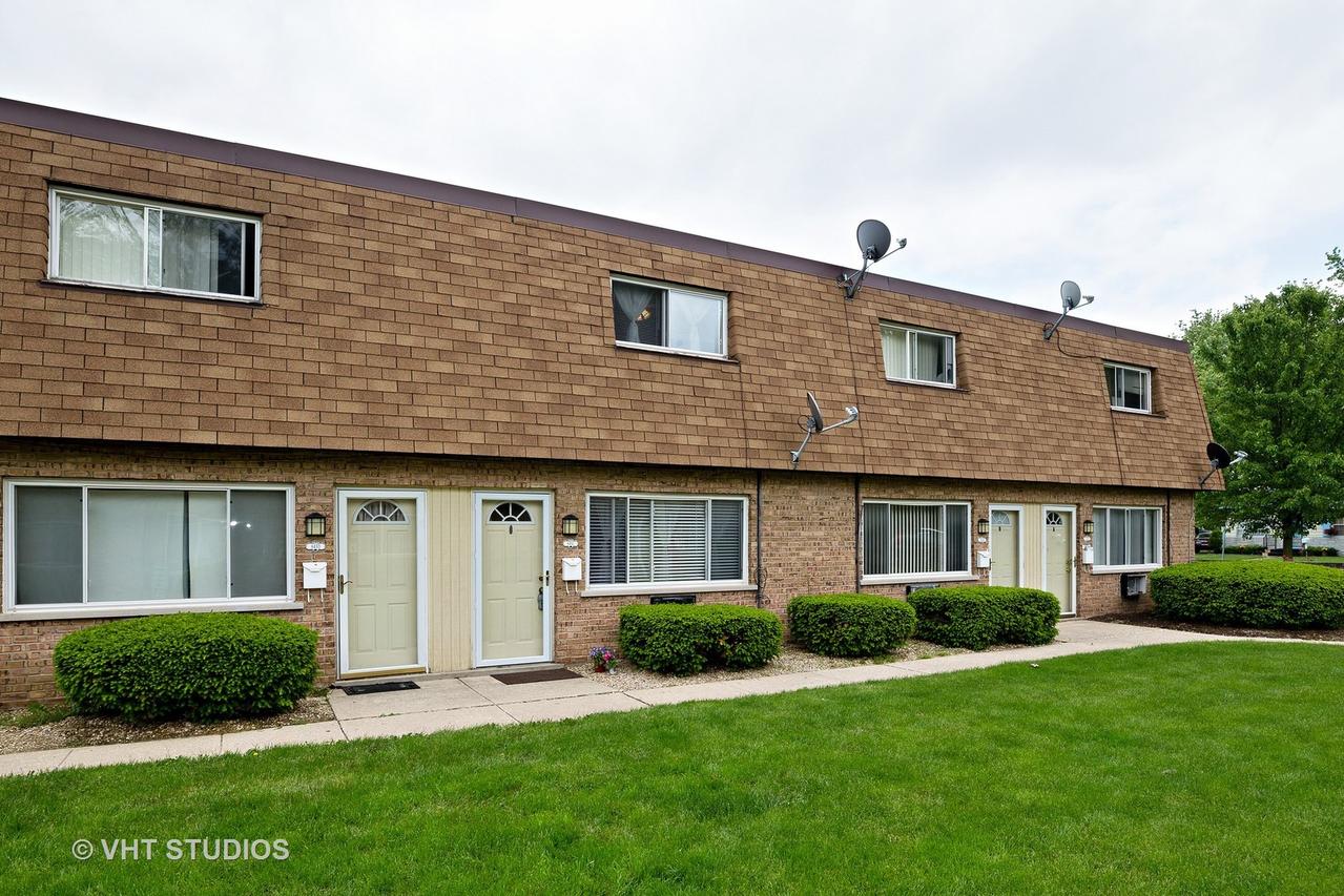 845 Richard St. #C, Aurora, IL 60506