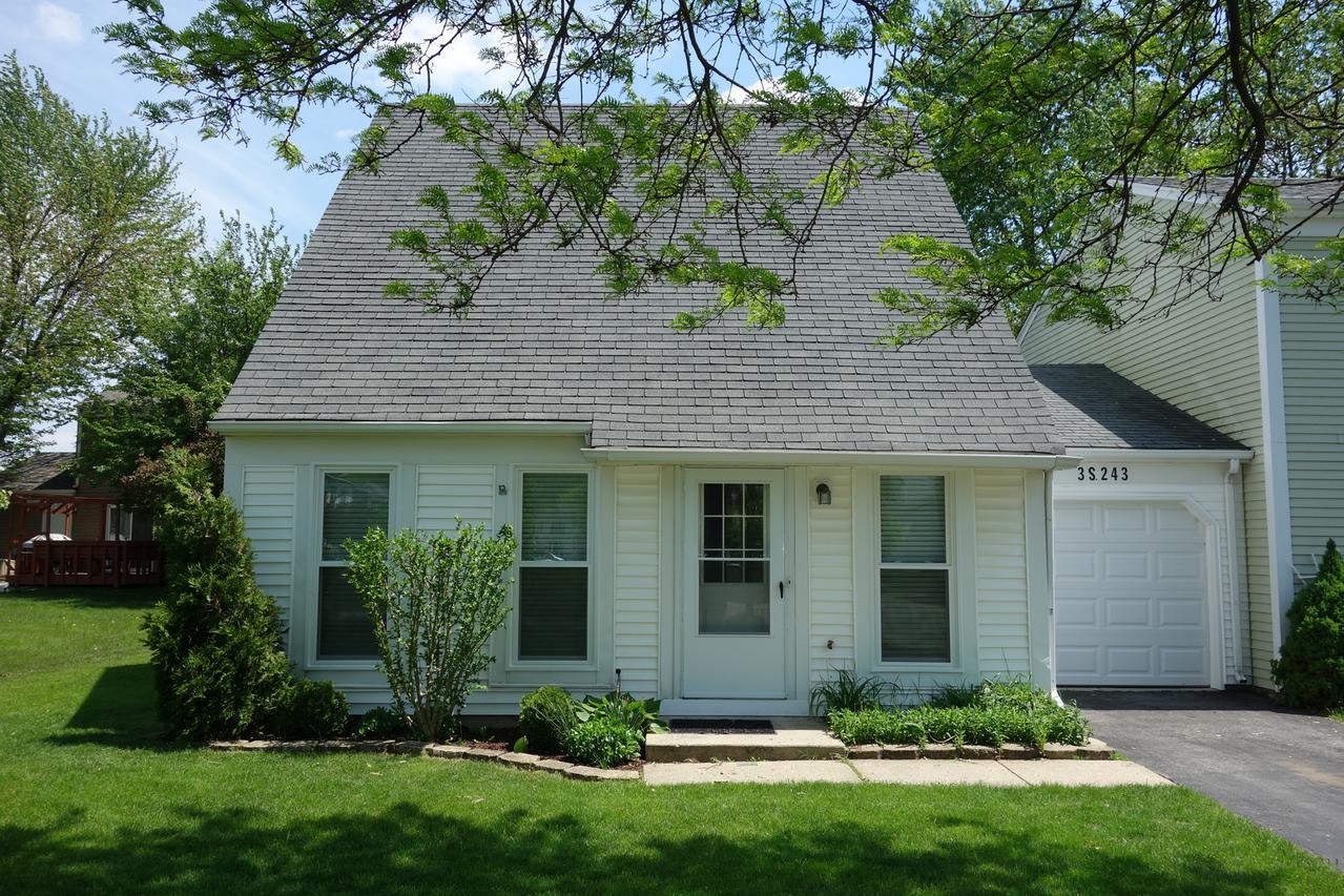 3S243 Blackthorn Ln., Warrenville, IL 60555
