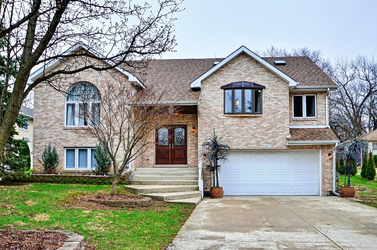 9025 Skyline Dr., Burr Ridge, IL 60527